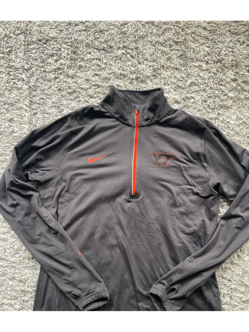 Women’s drifit Nike Virginia Tech quarter zip/ Sz L